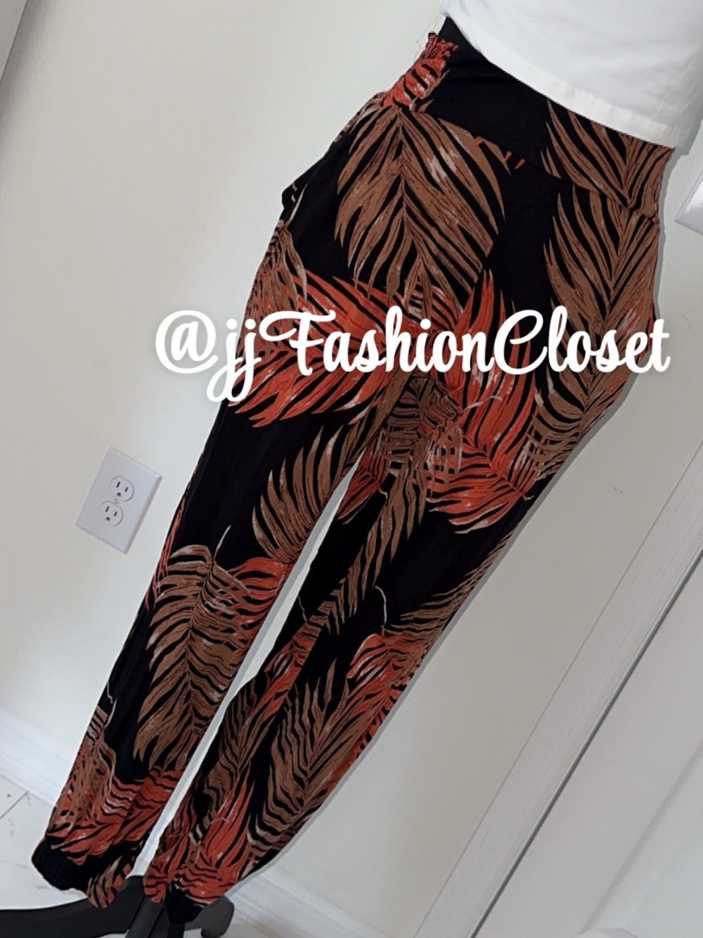 Print Pants in Black & Rust by lascana